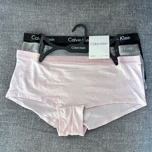 Calvin Klein chic Underwear Set - Soft Pink, Classic Black amd gray color. Large